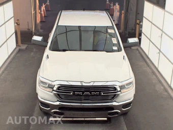 2019 Ram 1500 Laramie Crew Cab Medium Bed - miniatura 2