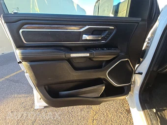 2019 Ram 1500 Laramie Crew Cab Medium Bed - miniatura 9