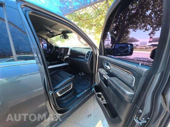 2019 Ram 1500 Laramie Crew Cab Short Bed - miniatura 18