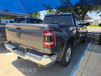 2019 Ram 1500 Laramie Crew Cab Short Bed - miniatura 3