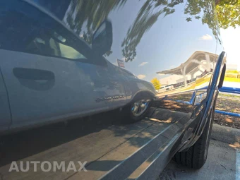 2019 Ram 1500 Laramie Crew Cab Short Bed - miniatura 30