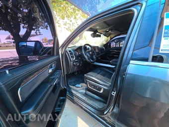 2019 Ram 1500 Laramie Crew Cab Short Bed - miniatura 6