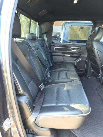 2019 Ram 1500 Laramie Crew Cab Short Bed - miniatura 16