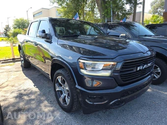 2019 Ram 1500 Laramie Crew Cab Short Bed - miniatura 4