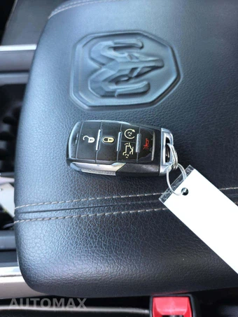 2019 Ram 1500 Laramie Crew Cab Short Bed - miniatura 8