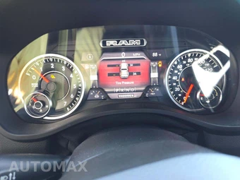 2019 Ram 1500 Laramie Crew Cab Short Bed - miniatura 9