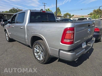 2019 Ram 1500 Laramie Crew Cab Short Bed - miniatura 2