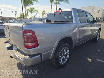 2019 Ram 1500 Laramie Crew Cab Short Bed - miniatura 3