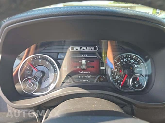 2019 Ram 1500 Laramie Crew Cab Short Bed - miniatura 9