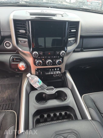 2019 Ram 1500 Laramie Crew Cab Short Bed - miniatura 11