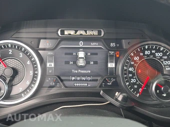 2019 Ram 1500 Laramie Crew Cab Short Bed - miniatura 12