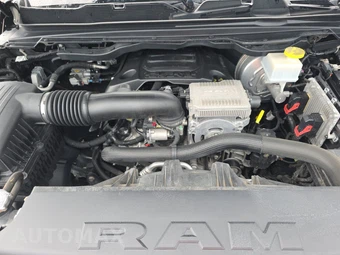 2019 Ram 1500 Laramie Crew Cab Short Bed - miniatura 15
