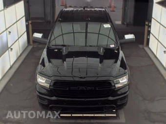 2019 Ram 1500 Laramie Crew Cab Short Bed - miniatura 2