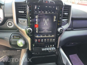 2019 Ram 1500 Laramie Crew Cab Short Bed - miniatura 10
