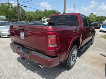 2019 Ram 1500 Laramie Crew Cab Short Bed - miniatura 3