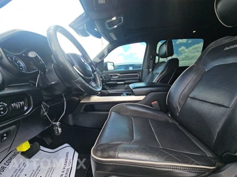 2019 Ram 1500 Laramie Crew Cab Short Bed - miniatura 13