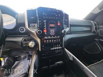 2019 Ram 1500 Laramie Crew Cab Short Bed - miniatura 17
