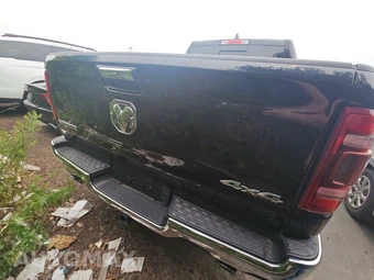 2019 Ram 1500 Laramie Crew Cab Short Bed - miniatura 5