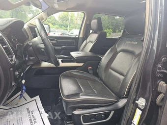 2019 Ram 1500 Laramie Crew Cab Short Bed – miniatura 3