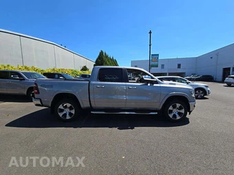 2019 Ram 1500 Laramie Crew Cab Short Bed - miniatura 4