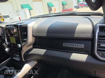 2019 Ram 1500 Laramie Crew Cab Short Bed - miniatura 16