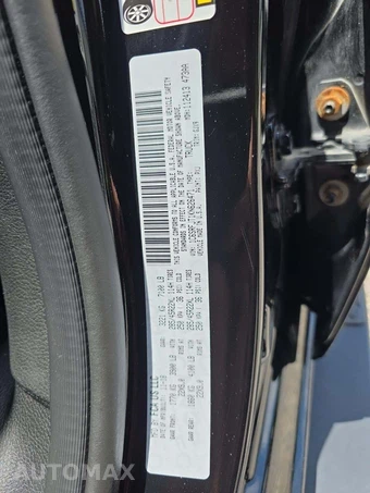 2019 Ram 1500 Laramie Crew Cab Short Bed - miniatura 2