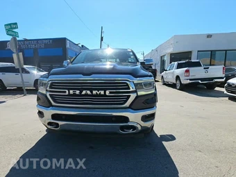 2019 Ram 1500 Laramie Crew Cab Short Bed – miniatura 2