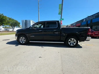 2019 Ram 1500 Laramie Crew Cab Short Bed – miniatura 3