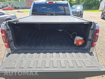 2019 Ram 1500 Laramie Crew Cab Short Bed - miniatura 14