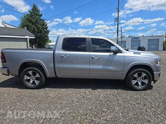 2019 Ram 1500 Laramie Crew Cab Short Bed - miniatura 4