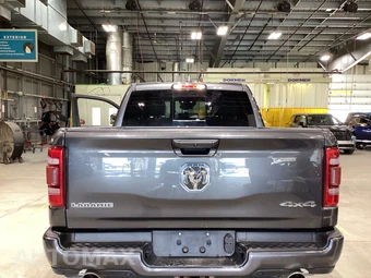 2019 Ram 1500 Laramie Crew Cab Short Bed - miniatura 5