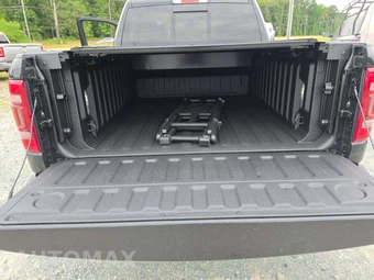 2019 Ram 1500 Laramie Crew Cab Short Bed - miniatura 11