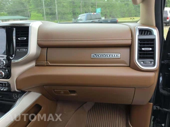 2019 Ram 1500 Laramie Crew Cab Short Bed - miniatura 16