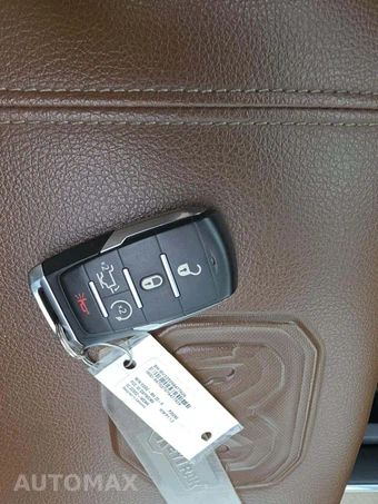 2019 Ram 1500 Laramie Crew Cab Short Bed - miniatura 5