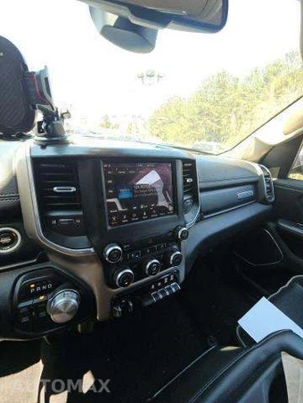 2019 Ram 1500 Laramie Crew Cab Short Bed - miniatura 10