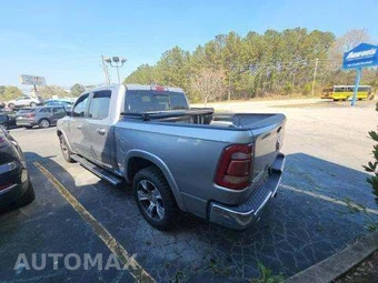 2019 Ram 1500 Laramie Crew Cab Short Bed - miniatura 2