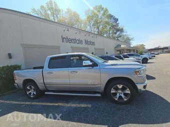 2019 Ram 1500 Laramie Crew Cab Short Bed - miniatura 4