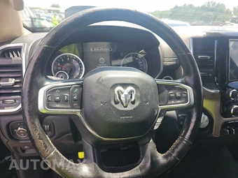 2019 Ram 1500 Laramie Crew Cab Short Bed - miniatura 10