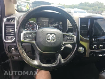 2019 Ram 1500 Laramie Crew Cab Short Bed - miniatura 11