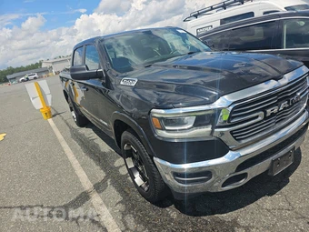 2019 Ram 1500 Laramie Crew Cab Short Bed - miniatura 3