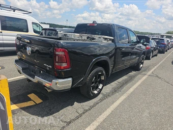 2019 Ram 1500 Laramie Crew Cab Short Bed - miniatura 4