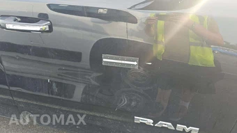 2019 Ram 1500 Laramie Crew Cab Short Bed - miniatura 40