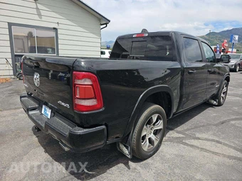 2019 Ram 1500 Laramie Crew Cab Short Bed - miniatura 3