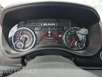 2019 Ram 1500 Laramie Crew Cab Short Bed - miniatura 9