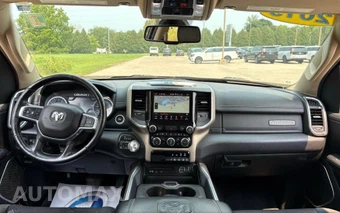 2019 Ram 1500 Laramie Crew Cab Short Bed - miniatura 10