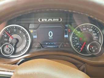 2019 Ram 1500 Laramie Crew Cab Short Bed - miniatura 9