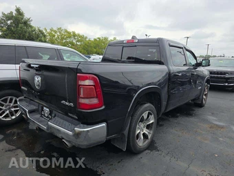 2019 Ram 1500 Laramie Crew Cab Short Bed - miniatura 3