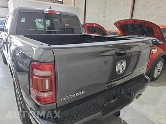 2019 Ram 1500 Laramie Crew Cab Short Bed - miniatura 5
