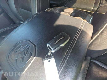 2019 Ram 1500 Laramie Crew Cab Short Bed – miniatura 8