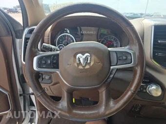 2019 Ram 1500 Laramie Crew Cab Short Bed - miniatura 10